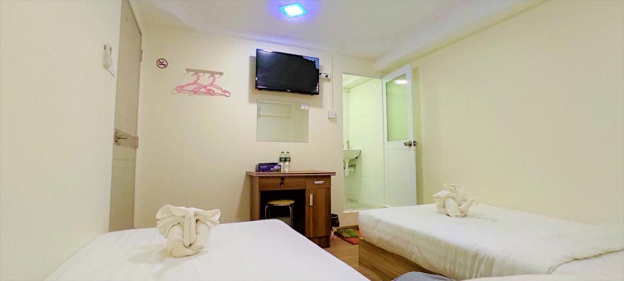 November Hostel Yangon Exteriör bild